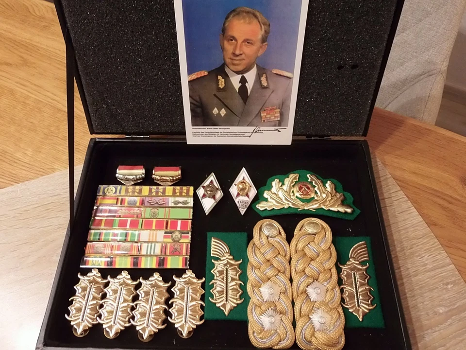 KONVOLUT - GENERALLEUTNANT - EFFEKTE u. AUSZEICHNUNG - GRENZE - ehem. DDR TOP.!! - Bild 1 von 4