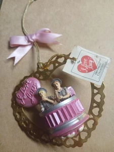 I Love Lucy Ornament "Lucy & Ethel" Columbia House Collectibles--1999 - Picture 1 of 5