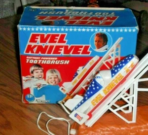 Evel Knievel TOOTHBRUSH BATTERY OPERATED SET- Kenner, 1970's -RARE - Picture 1 of 9