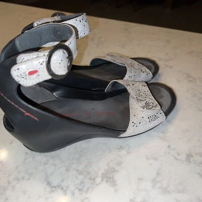 Wolky EE. UU. 6,5/7 UE 38 Mujer Cuña 2" Correa al Tobillo Sandalia Hebilla Caminar Foto 1 de 4