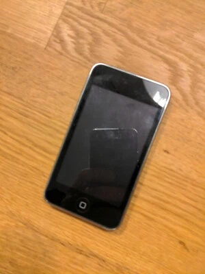 iPod Touch 2. Generation - A1288 ( ...defekt ) - Bild 1 von 2