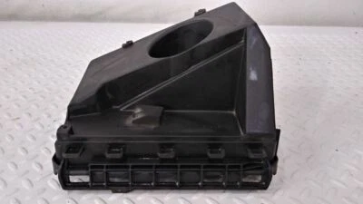 Caja de aire inferior Pontiac Grand Prix GTP 99-03 Foto 1 de 4