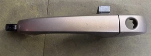 09 Chrysler Town & Country Exterior Handle Front Door Left Driver - Picture 1 of 4