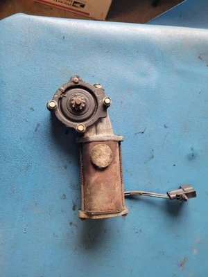 87 88 DODGE 600 RIGHT/PASSENGER SIDE POWER WINDOW MOTOR FRONT  2011 - Image 1 of 2