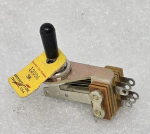 Switchcraft 12006 Schalter mit schwarzem Drehknopfantrieb - Bild 1 von 5