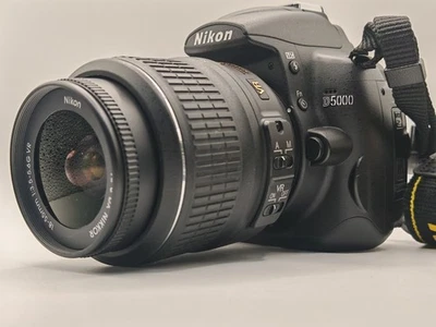 Nikon D5000 Digital SLR Camera with AF-S Nikkor 18-55mm DX Kit Lens 1965 Shutter - image 1 of 4