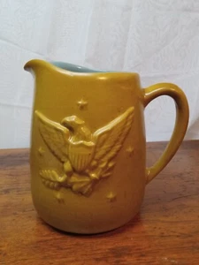 Vintage 2qt unbeschrifteter Krug, Weißkopfadler, Schild, Olivenzweig, Pfeile, Sterne - Bild 1 von 6