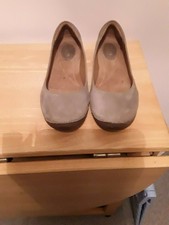 clarks idyllic pump stone