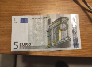 Banconota rara da 5 euro fuoricorso 2002 - Foto 1 di 5
