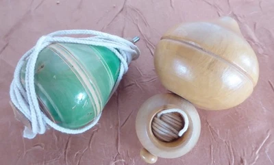 2 Kreisel Antikspielzeug Wurfkreisel? Peitschenkreisel? 8,5-9 cm hoch - Bild 1 von 3