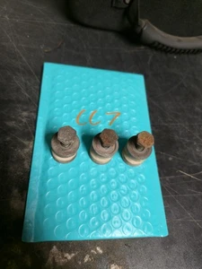 01 02 03 04 05 6.6L LB7 LLY Duramax FICM Bushings/ Washers & Bolts Full Set CC7 - Bild 1 von 3