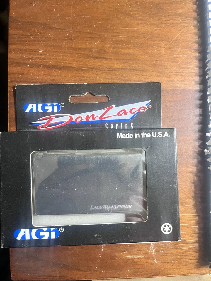 Nuevo de Lote Antiguo AGI Don Lace Signature Tranzsensor Humbucker Pastilla Negra En Caja Foto 1 de 4