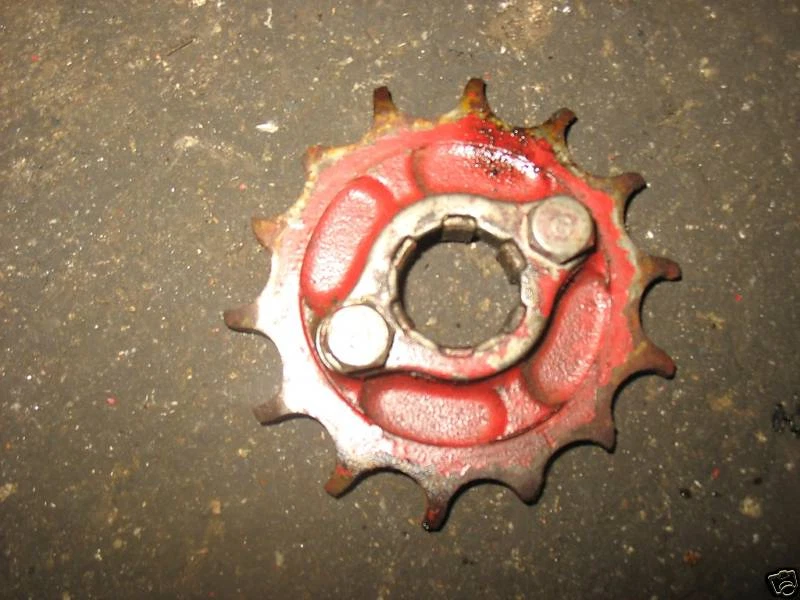 79 HONDA CR250R CR250 R CR 250 F PORTAPIÑONES Foto 1 de 1