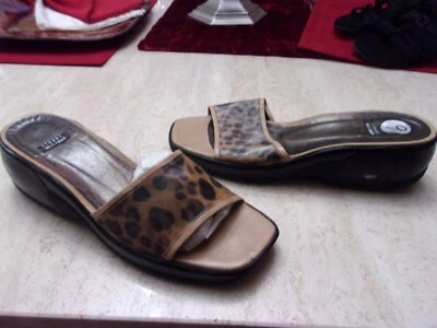 STUART WEITZMAN DESIGNER $89 ORIG BROWN SOLE IRRIDESCENT ANIMAL PRINT STRAP 9AA - Image 1 of 2
