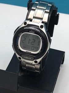 Reloj digital Casio LW-203 50M WR gris plata correa negro con luz usado - Imagen 1 de 9