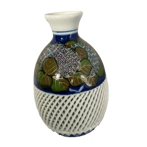 Hydrangea Latiice Design Sake Tokkuri - Picture 1 of 6