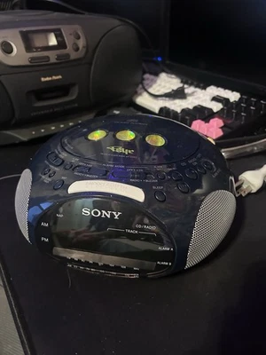 Sony Dream Machine ICF-CD831 Blue PSYC FM/AM CD Player Alarm Clock Radio w/Box - Image 1 of 2