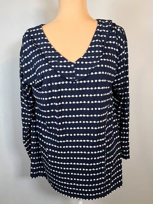 Top de manga larga New Directions para mujer grande azul marino blanco estampado de lunares cuello en V Foto 1 de 4