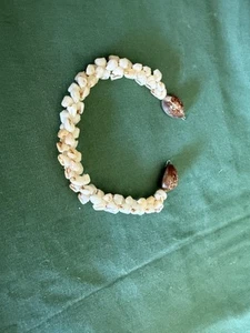 Hawaiian 100% White Momi & Cowry Bracelet 7”1/2 - Picture 1 of 3