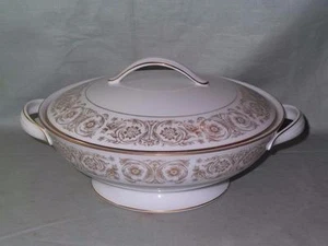 Noritake Raphael Lidded Vegetable Tureen Pattern No.6679 Gold Scrolls - Bild 1 von 2
