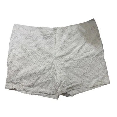 db DressBarn Women's Plus Size White Lace Crochet Shorts Size 24 New - Image 1 of 4