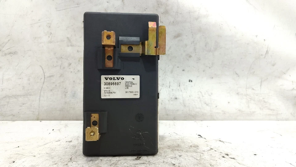 30896697 MODULO ELETTRONICO / 2403370 PER VOLVO V40 STATION WAGON 645 1.9 DI - Immagine 1 di 4