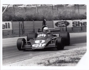 FOTO ORIGINAL DE PRENSA LAT JODY SCHECKTER TYRRELL 007 SUDAFRICA GP KYALAMI 1975 - Imagen 1 de 2