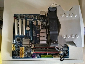 Scheda Madre Gigabyte EP45-UD3 CPU Intel Core Quad Q9400 (775Lga) RAM 4GB - Foto 1 di 7