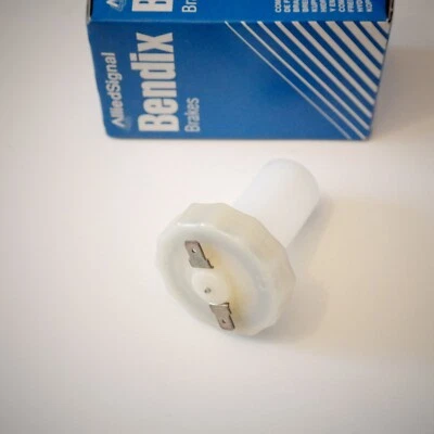 Peugeot 104 204 205 304 305 504 505 604 J7 J9 bouchon nivicode origine Bendix - Photo 1/4