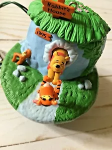 Hallmark Keepsake Magic Ornament Winnie the Pooh Too Much Hunny Motion 1995 (Cl - Picture 1 of 8