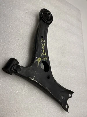 Braço de controle inferior dianteiro direito do passageiro Toyota Corolla 2010 fabricante de equipamento original - Imagem 1 de 4