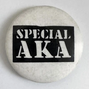 RARE Vintage 1982 The SPECIAL AKA badge War Crime pin 1" button Ska 2 Tone - Bild 1 von 2