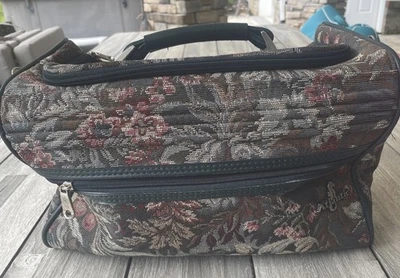 Vtg 1980’s Atlantic Handle Carry-On Green Floral Tapestry Travel Cosmetic Bag - Image 1 of 4