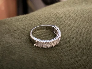 Beautiful Ring 14K White Gold With Real Diamonds - Picture 1 of 3