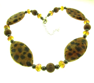 Collar de cuentas de cristal dicroquico Lucita estampado animal vintage 1*19*22 Foto 1 de 4