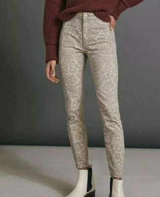 Pantalones de Jean Anthropologie Pilcro Flocados Tiro Alto Diseño Floral Foto 1 de 4