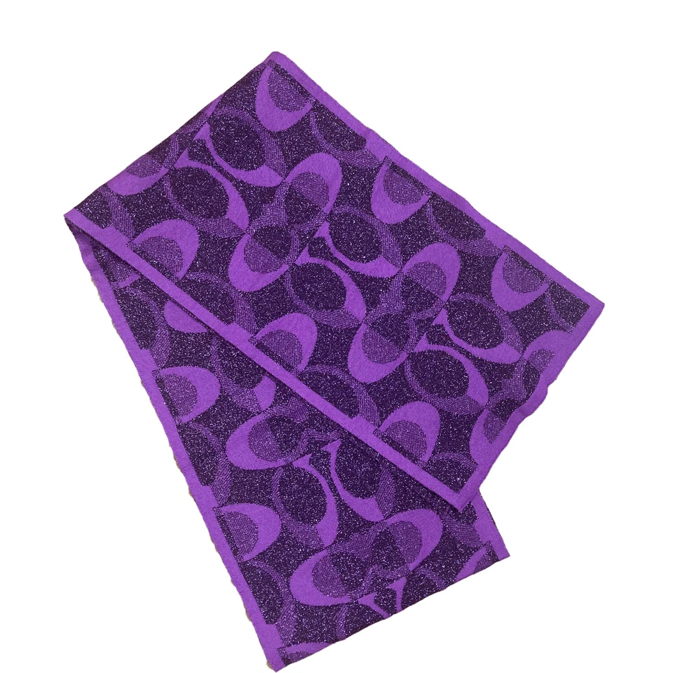 Bufanda para mujer Coach F83834, bufanda para mujer tejida tonal brillante con logotipo "C", precio de venta sugerido por el fabricante 98 USD Foto 1 de 3