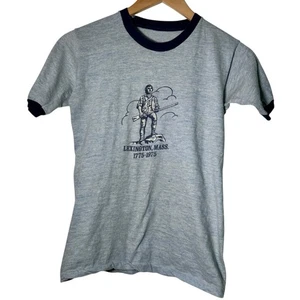 Camiseta vintage 1975 Lexington Massachusetts Bicentenario Azul Timbre Pequeña - Imagen 1 de 5