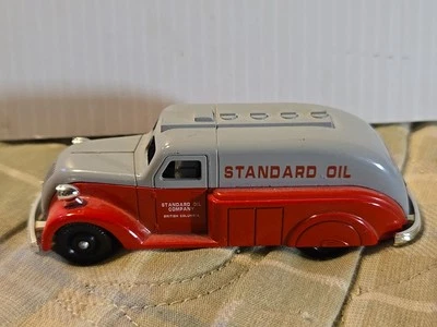 LLEDO PLC STREAMLINE TANKER TRUCK STANDARD OIL COMPANY Made In England Chevron - Image 1 of 4