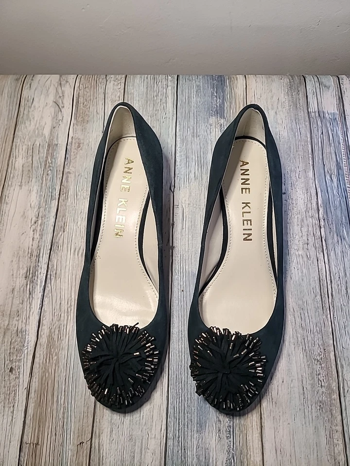 Anne Klein dark green Suede, AKHappy, block heal, Suede Pompon, 10 M - Image 1 of 4