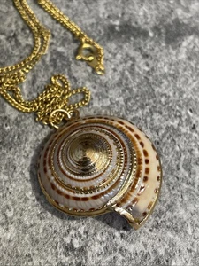 Vintage Gold Tone Seashell Pendant Necklace Jewelry VA-78 - Photo 1 sur 6