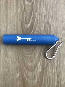Disneyland Magic Key wiederverwendbarer Strohhalm mit Etui exklusive Disney Parks Jahreskarte - Bild 1 von 4