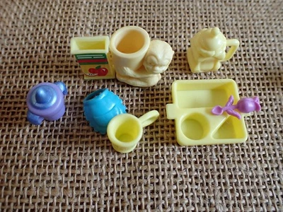 Vintage Barbie Mattel Baby Krissy Accessories Cups Food S10-4 - Image 1 of 4