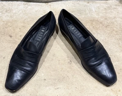Mocasines italianos Amalfi para mujer negros 9,5B con tacones bajos  Foto 1 de 4