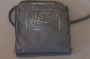 Cuff for digital blood pressure monitor Adult size (22-32cm) (8.7-12.6 inch) - Picture 1 of 2