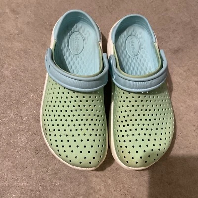 Lite Ride By Crocs Talla 3 J Azul/Verde/Blanco Foto 1 de 4