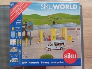 Siku World 5509 Haltestelle mit Schulbus, unbenutzt - Bild 1 von 2