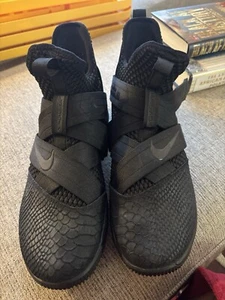 Nike LeBron Soldier 12 AO4054-003 "Triple Black" Herren Basketballschuhe Größe 13 - Bild 1 von 5