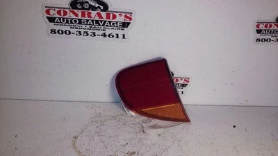 Tapa de luz trasera izquierda del conductor montada para 98-02 PRIZM 459687 Foto 1 de 4