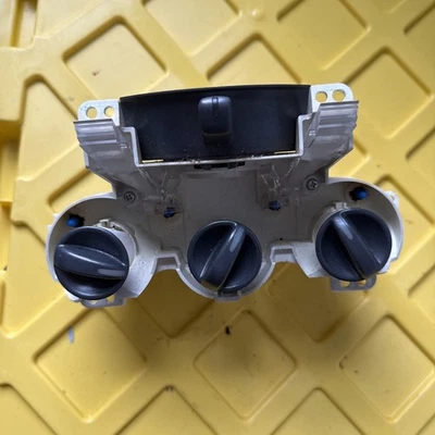 2007 2008 Honda Fit Manual Climate Control OEM - Image 1 of 4
